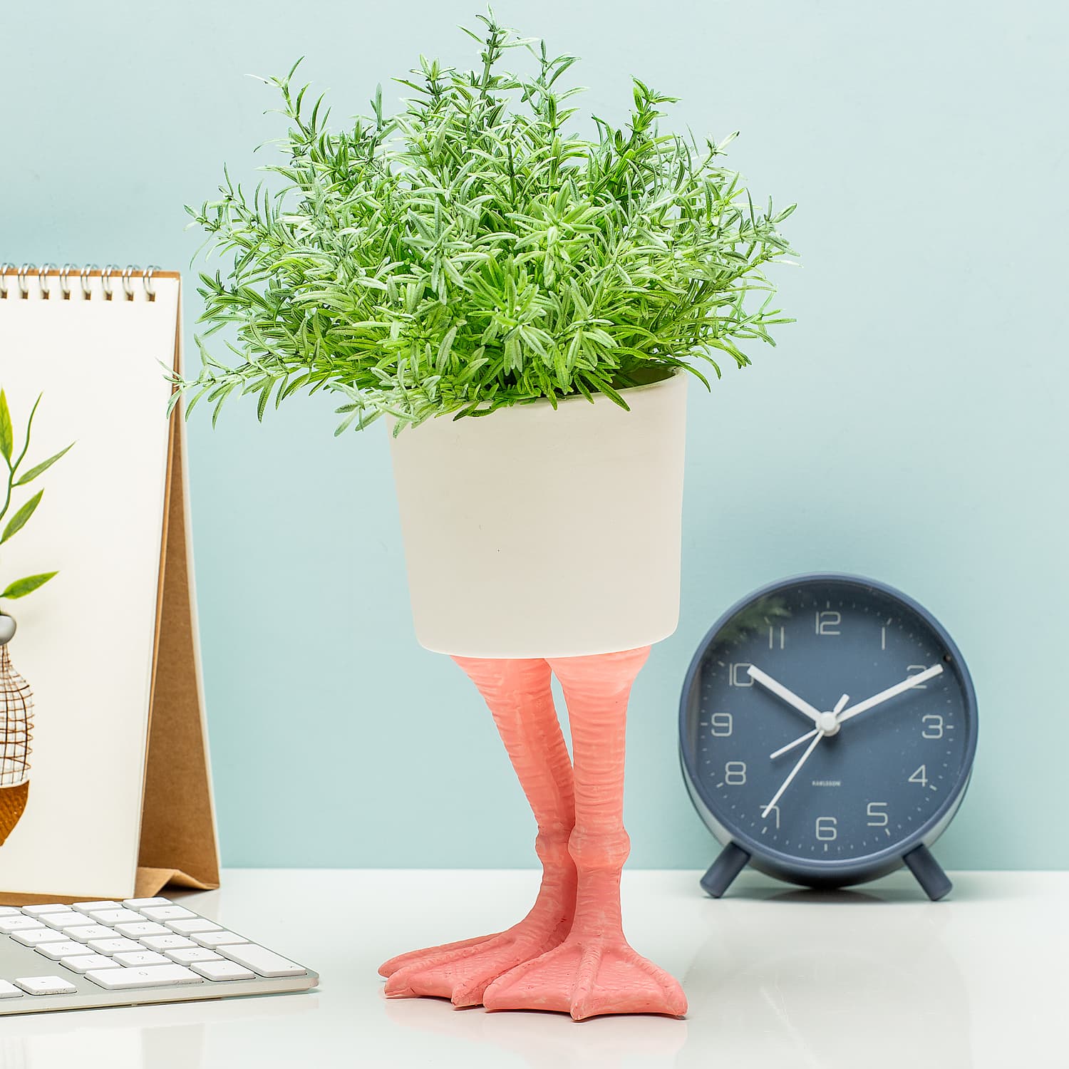 Bloempot met flamingopoten
