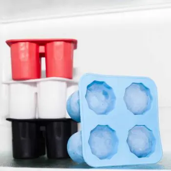 Shotglaasjes van ijs