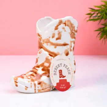 Cowboylaars geurkaars - Desert Peach (bruin)