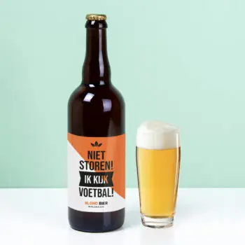 Bierfles Niet storen ik kijk voetbal (750 ml)