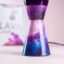 Fisura - Multicolor lava lamp with colour gradient. Lava lamp of 30 cm with black base and glass with sunset gradient effect. Relaxing effect. 9x9x30cm