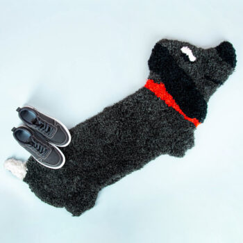 Hoogpolig zwart teckel vloerkleed