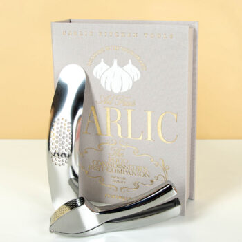 Essentials boek met knoflook tools