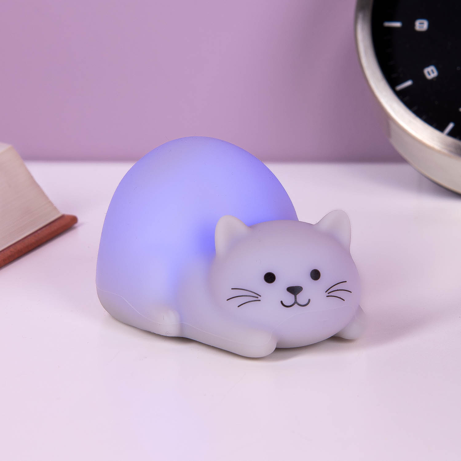 Mini kat nachtlampje