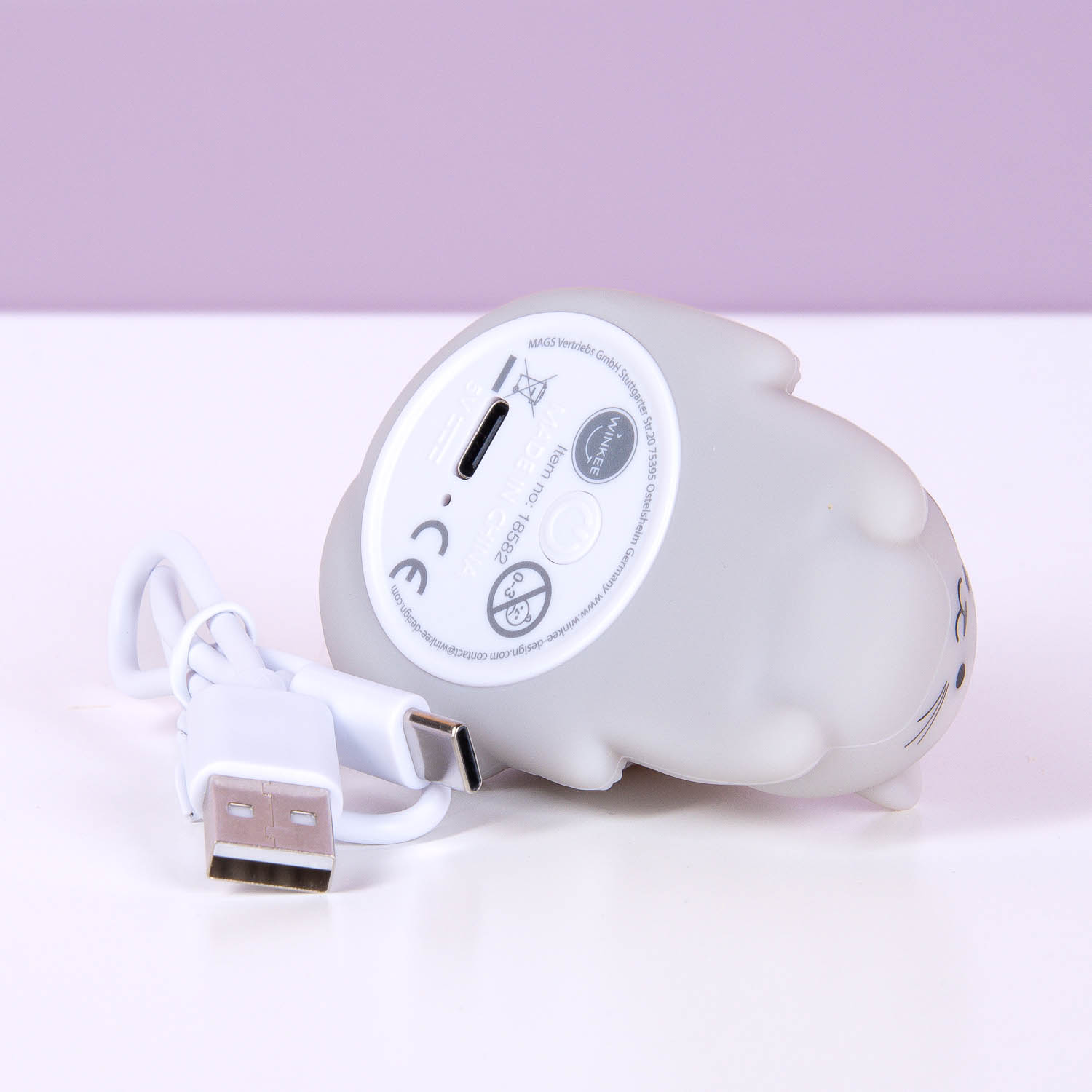 Mini kat nachtlampje