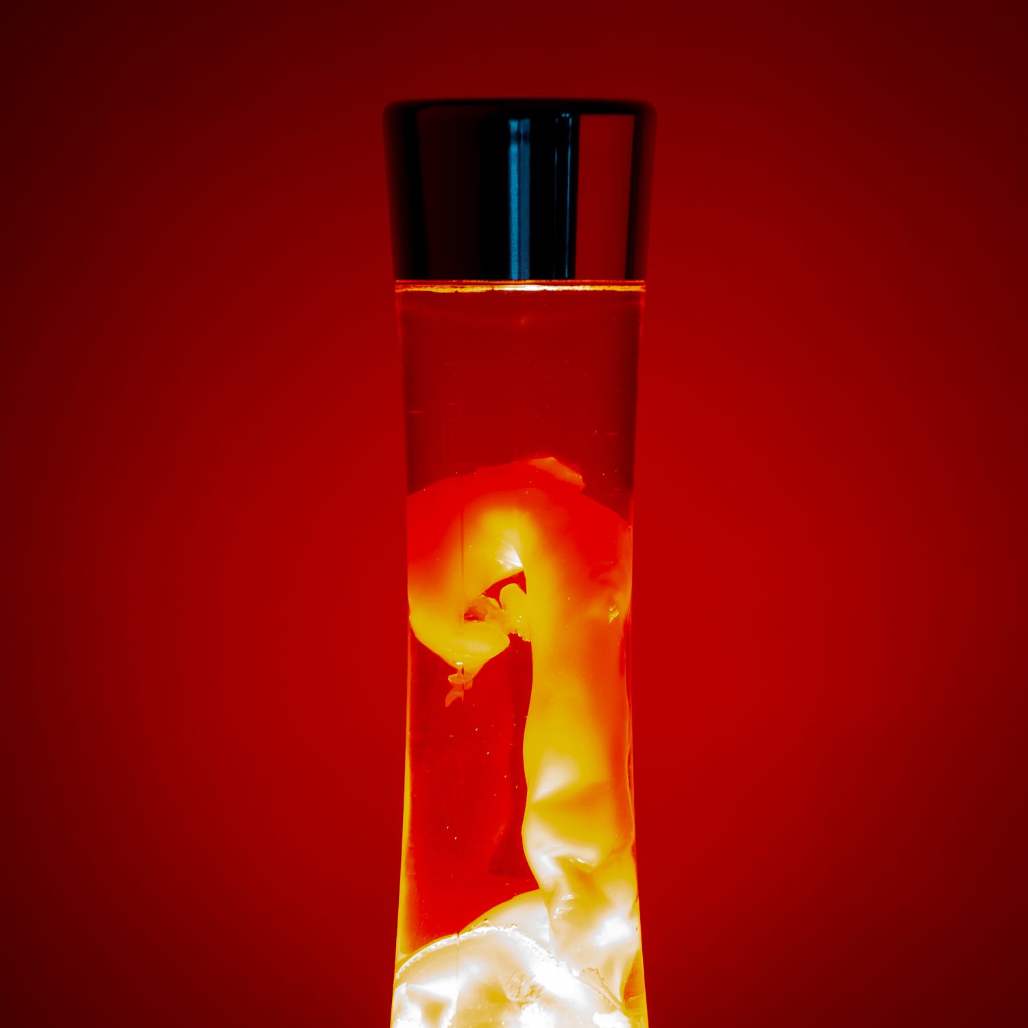 Lavalamp zilver met rode lava